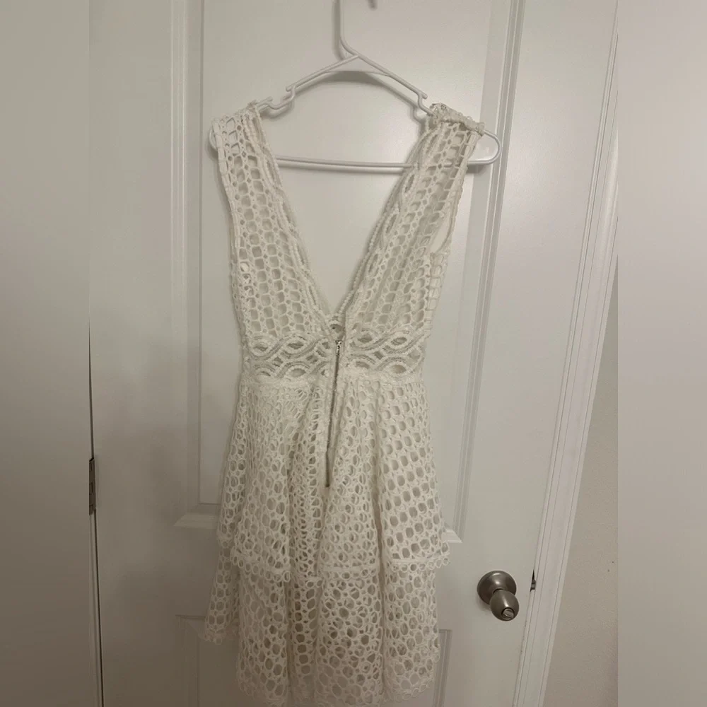 White graduation dress - Picture 10 of 10